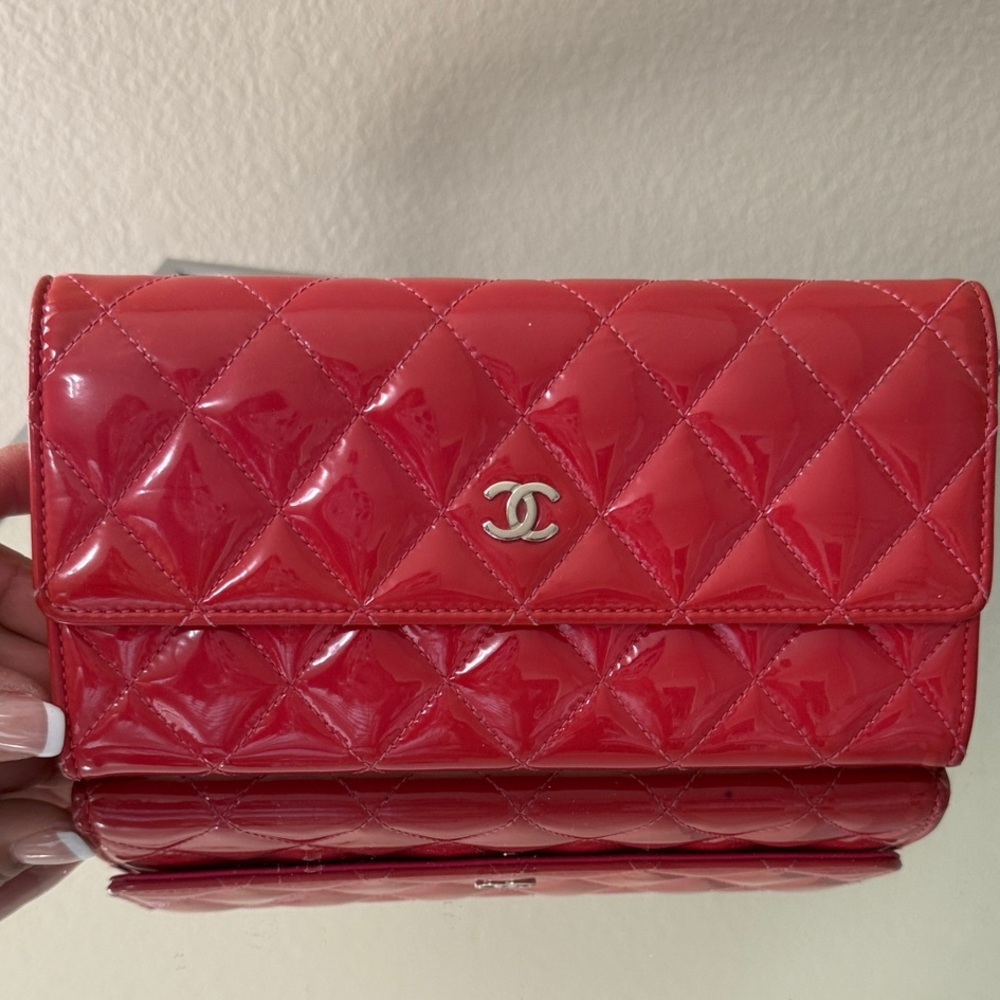 Chanel Matelasse long flap wallet in pink patent leather